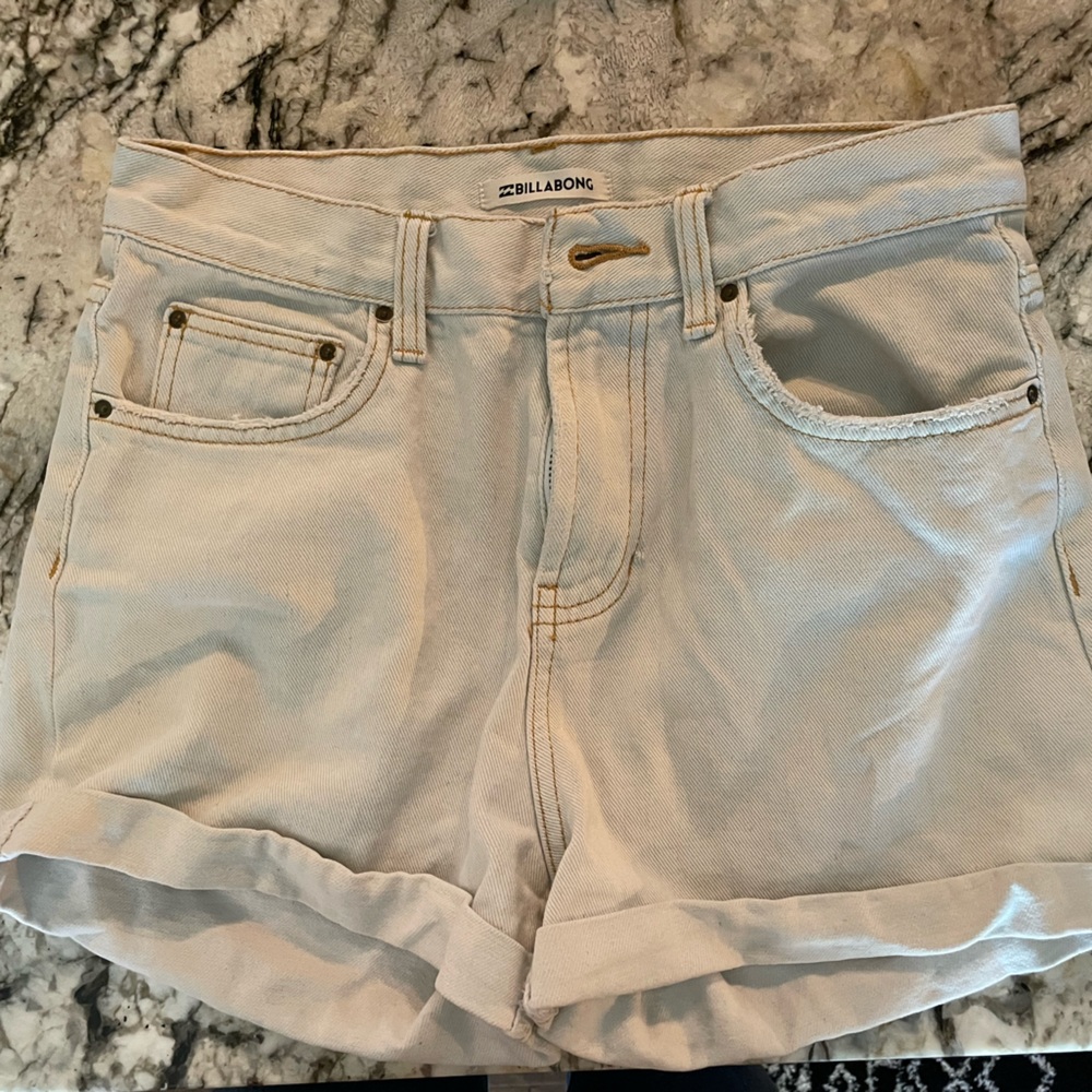 Billabong shorts 24